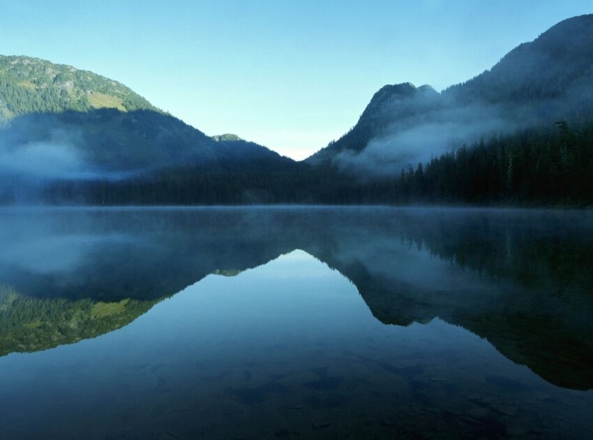Peace Calm lake picture